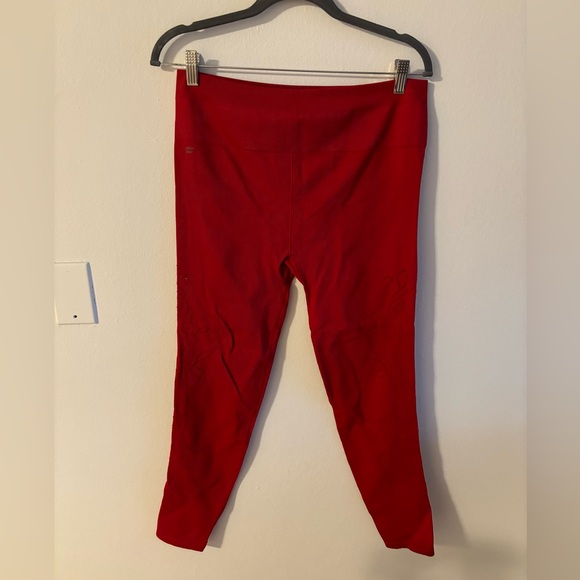 Fabletics Flora Seamless Set in Persimmon Red - Picture 3 of 8